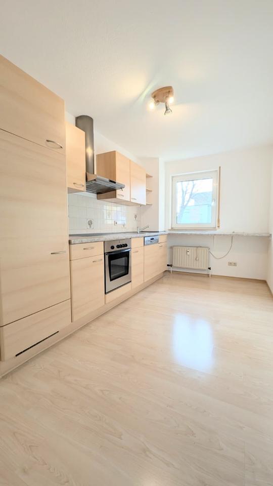 Thumbnail-Großzügige 2-Zimmer-Whg! Innenstadtlage! Mit Loggia und TG-Stellplatz! Sofort frei!