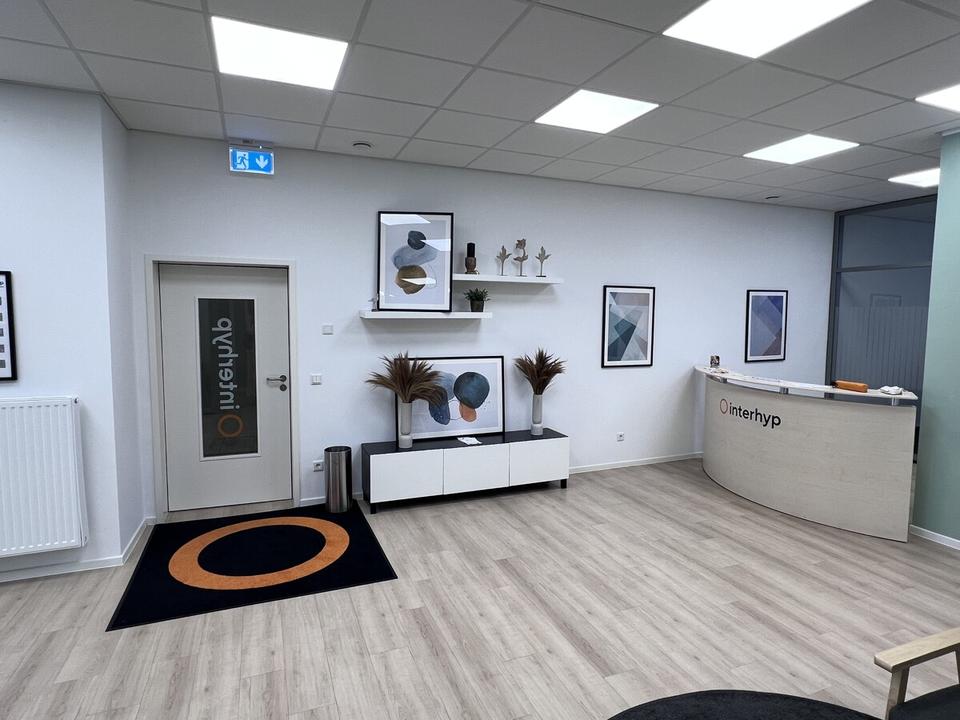 Thumbnail-Mit zwei TG-Stellplätzen! Moderne Büro- oder Praxisfläche direkt am Holm