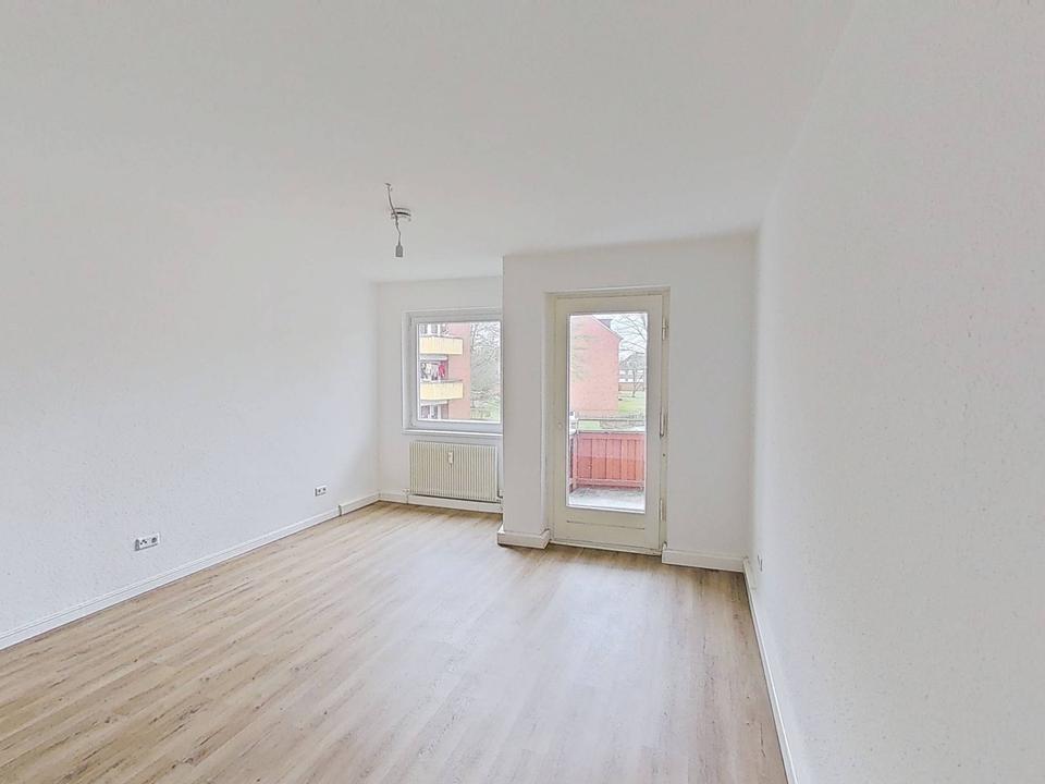 Thumbnail-Großzügiges Wohnen: Helle 4-Zi.-Wohnung mit Balkon