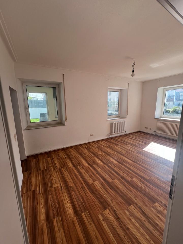 Thumbnail-3,5-Zimmerwohnung mit Wintergarten und Haushaltsraum