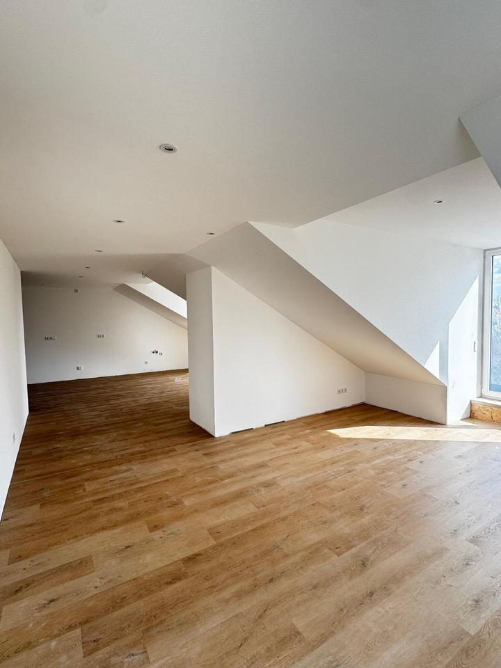 Thumbnail-Erstbezug - Moderne 3-Zimmer Dachgeschosswohnung mit Balkon