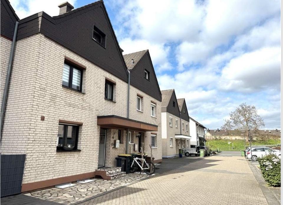 Thumbnail-Familienfreundliches Haus, 3 Etagen, Garten in Troisdorf FWH