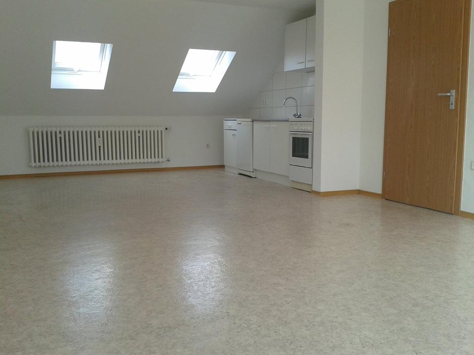 Thumbnail-Gemütliche Dachgeschosswohnung und Küchenzeile in zentraler Lage