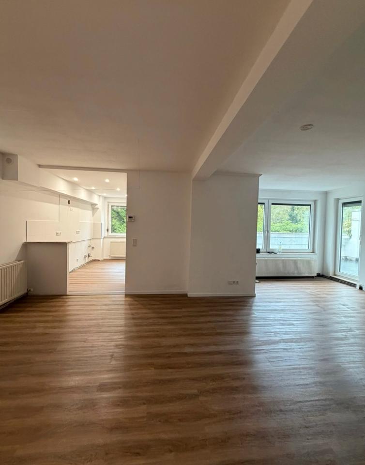 Thumbnail-Exklusive, kernsanierte 3-Zimmer-Wohnung mit großzügiger Terrasse