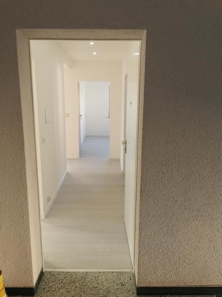 Thumbnail-3 Zimmer Eigentumswohnung mit Balkon,Garage und großem Keller