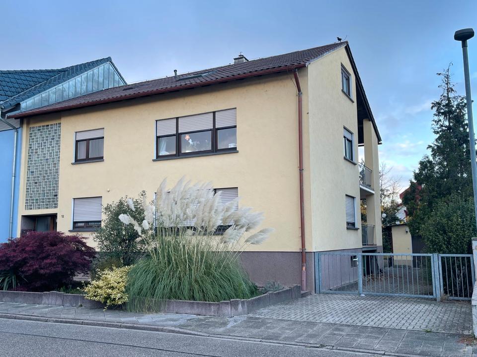 Thumbnail-Mehrfamilienhaus mit großem Garten und viel Potential