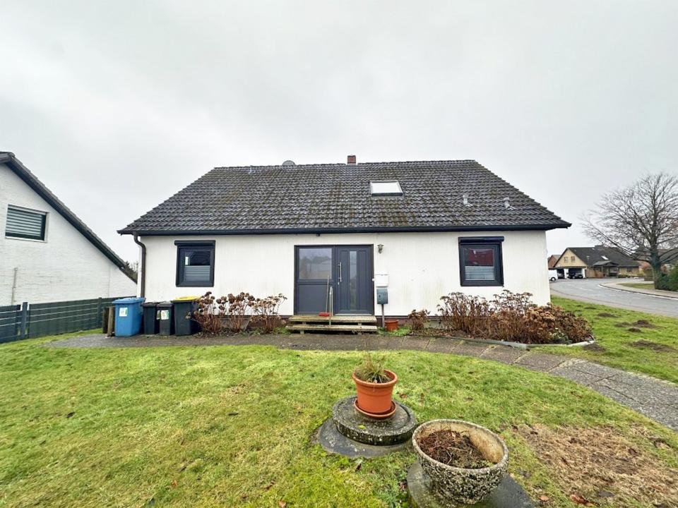 Thumbnail-Einfamilienhaus in ruhiger Wohnlage mit Carport & Garage