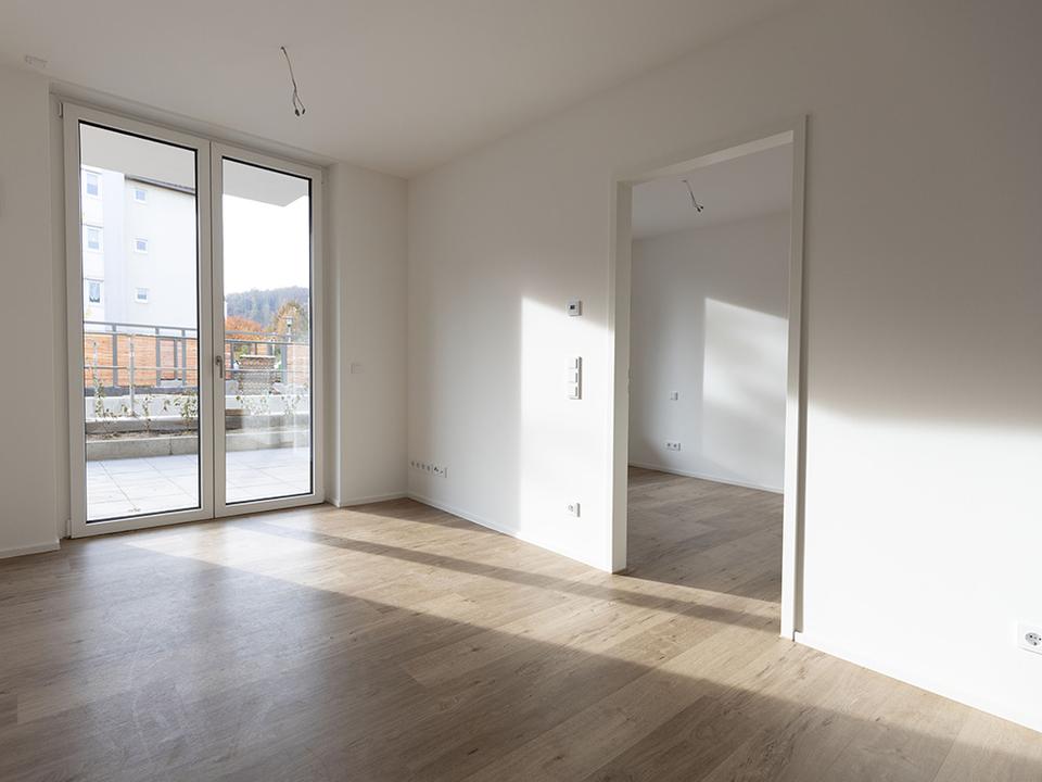 Thumbnail-Wunderschöne Service-Wohnung mit Westterrasse zum begrünten Innenhof | EBK | Pflegedienst im EG | TG