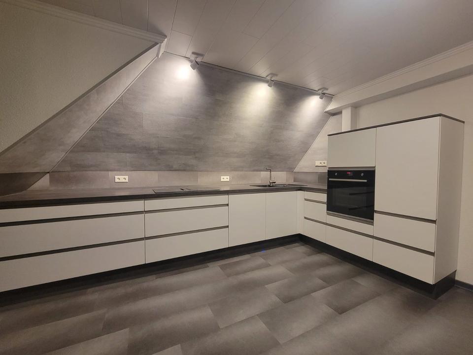 Thumbnail-Nachmieter für gemütliche & teilmöblierte 3-Zimmer-DG-Wohnung