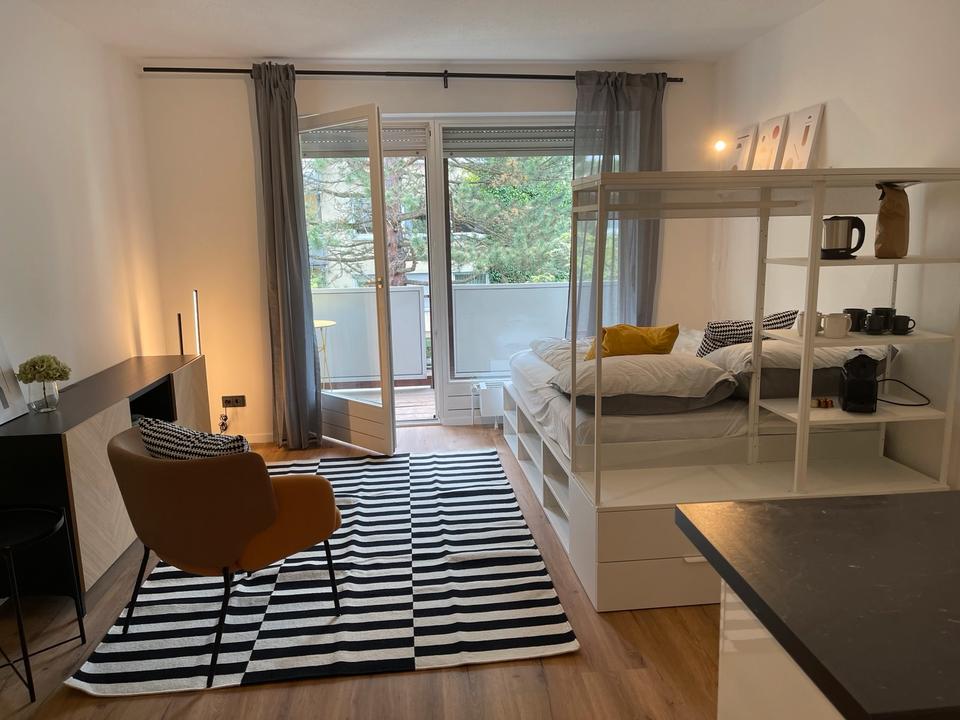 Thumbnail-Helle, voll möblierte 1-Zimmer-Wohnung mit Balkon - Hirschgarten