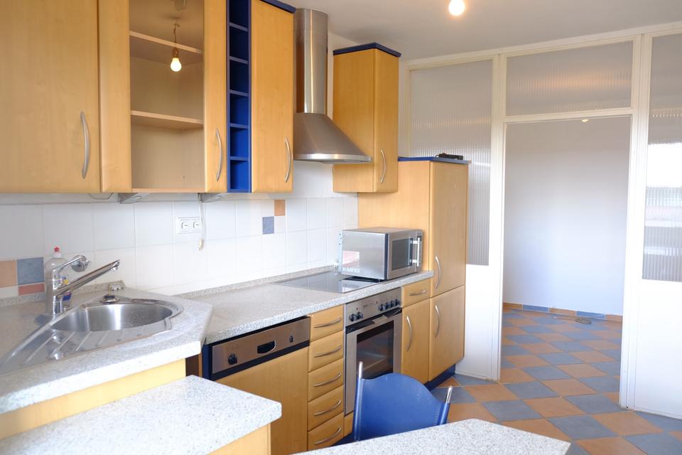 Thumbnail-Gut geschnittene 2,5 Zi.-Whg mit EBK, ca 75qm und Balkon