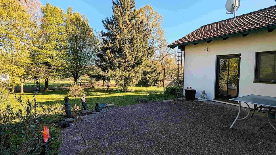 Thumbnail-Idyllisches Bungalow mit großen Naturgarten