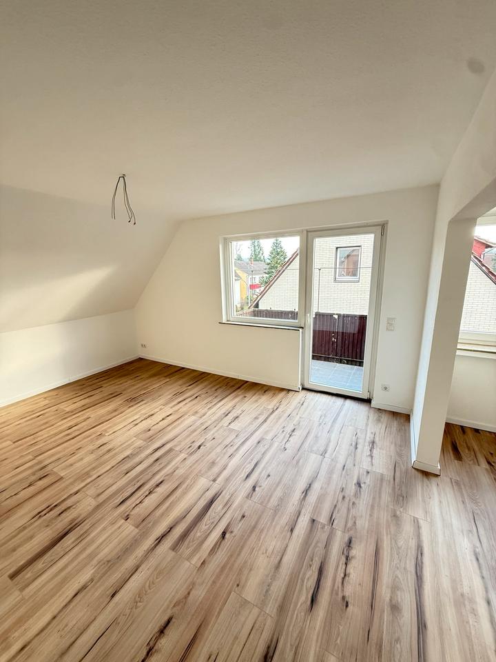 Thumbnail-Erstbezug Kernsaniert Fußbodenheizung 4-Zimmer DG-Wohnung