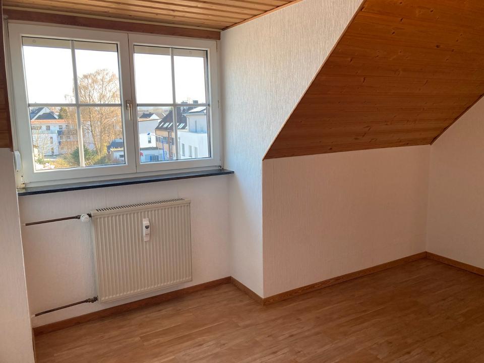 Thumbnail-Geräumige 2,5 Zimmer Dachgeschosswohnung in Iserlohn Hennen