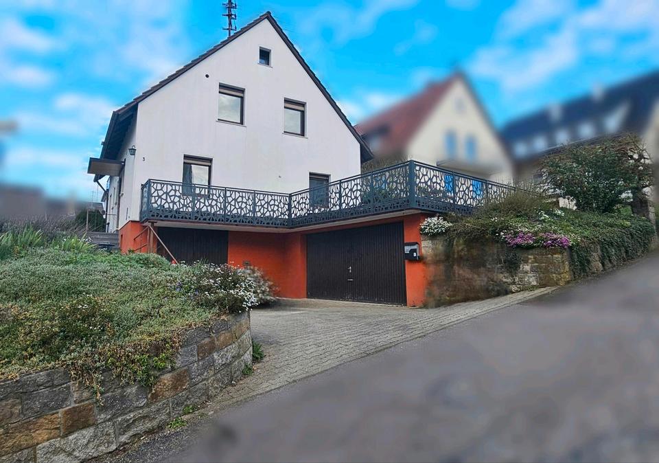 Thumbnail-Kernsanierte 4 Zimmer Wohnung zu vermieten
