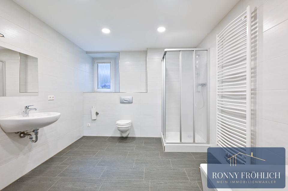 Thumbnail-Ihr neues Zuhause: Stilvolle 6-Raum-Wohnung mit Charme in Meerane