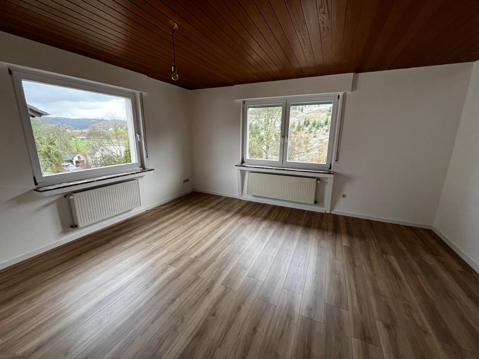 Thumbnail-Großzügige Wohnung über 2 Etagen und 6-Zimmern