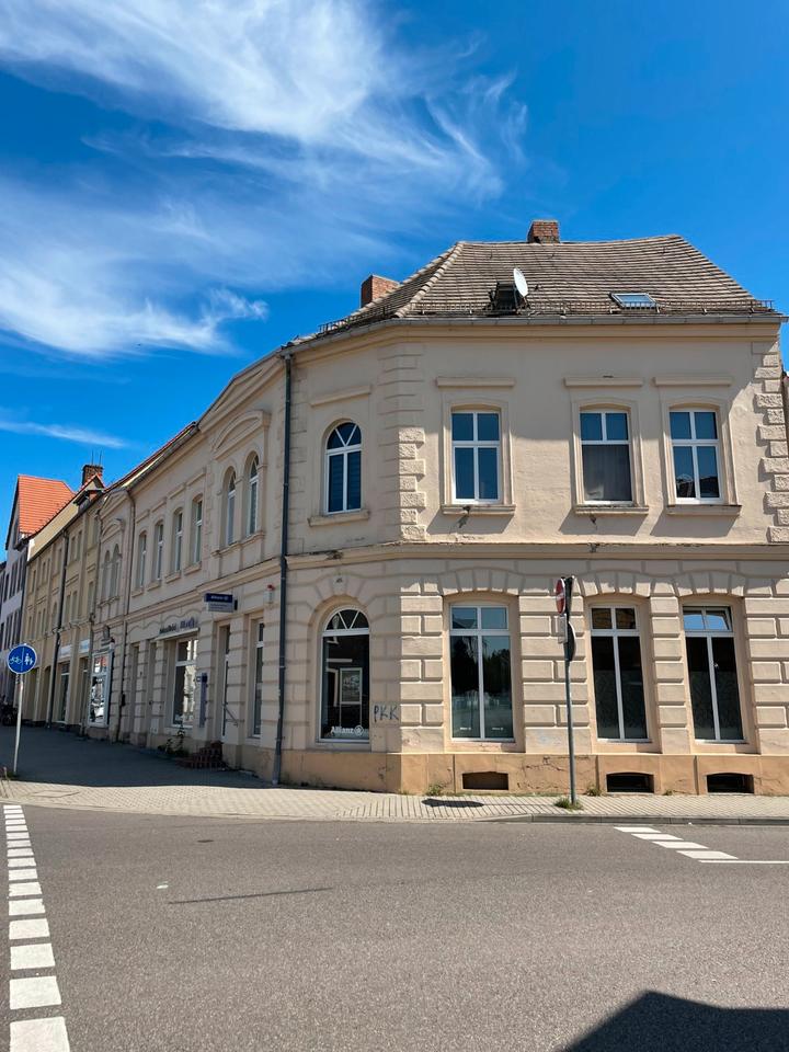 Thumbnail-Schöne Dachgeschoss - Wohnung in guter Lage von Bitterfeld – charmant