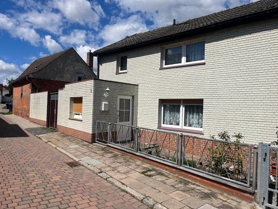 Thumbnail-Haus Einfamilienhaus EFH mit Ausbaupotential Hohendodeleben