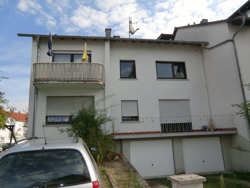 Thumbnail-3 Zimmer Küche Bad Erdgeschoss Wohnung mit zwei Balkonen