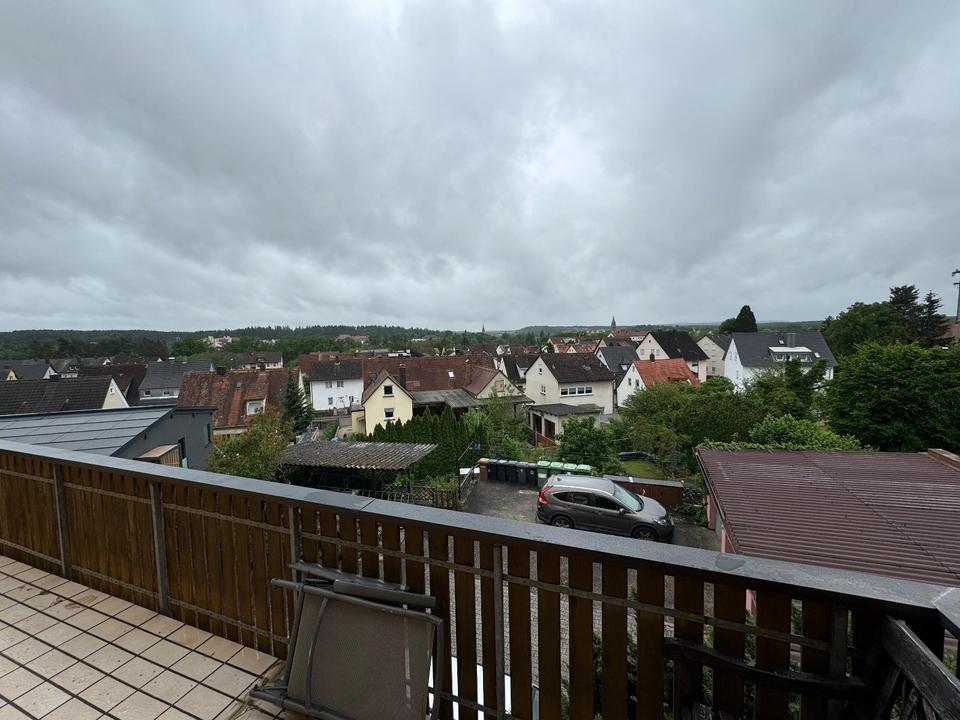 Thumbnail-3-Zimmer-Wohnung (86 m²) mit Weitblick, Garage & Garten–BEFRISTET