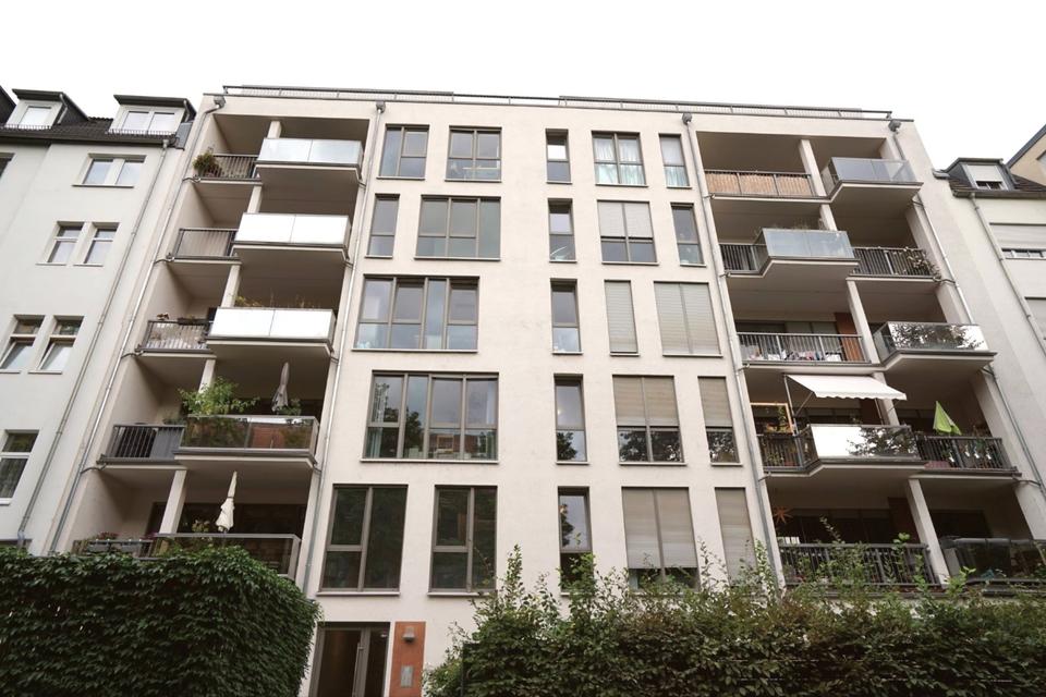 Thumbnail-Moderne 5,5-Zimmer-Penthousewohnung mit Blick über Plagwitz