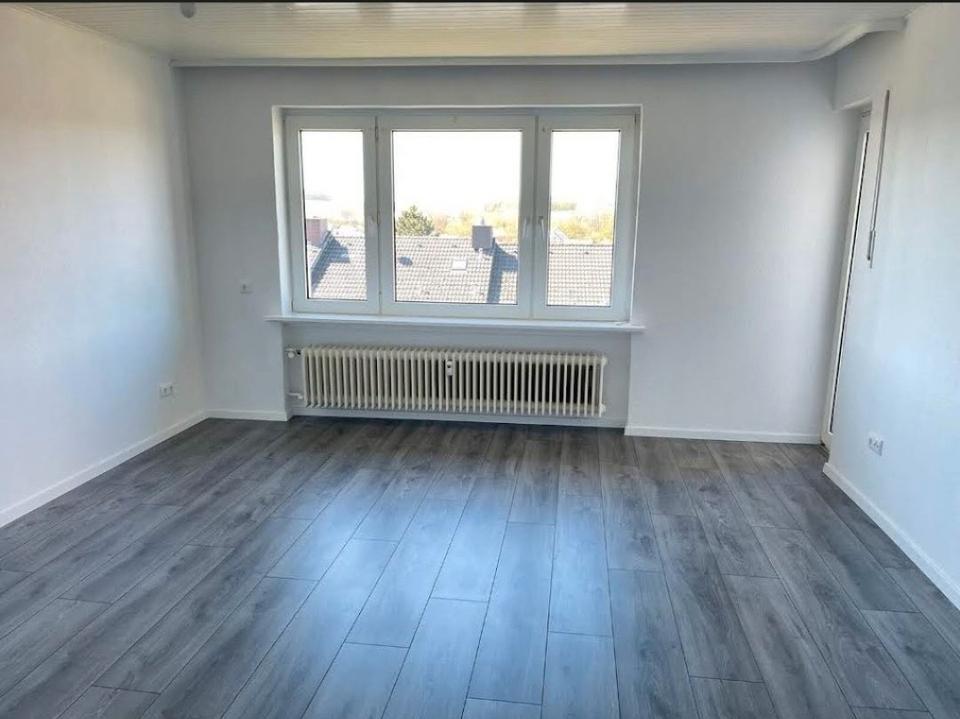 Thumbnail-3-Zimmer Wohnung mit Balkon und Stellplatz in Kirchbauna
