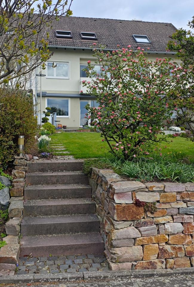 Thumbnail-Reihenmittelhaus in Flörsheim-Wicker mit unverbaubarem Fernblick
