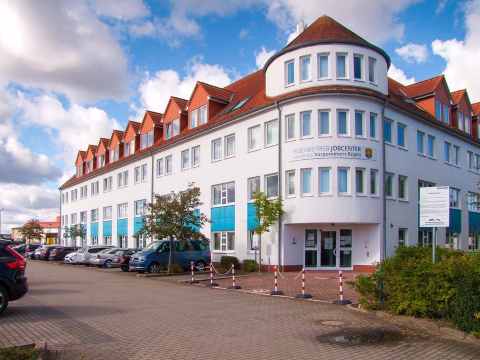 Thumbnail-Attraktive Bürofläche im Erdgeschoss im Gewerbegebiet in Bergen auf Rügen zu vermieten!