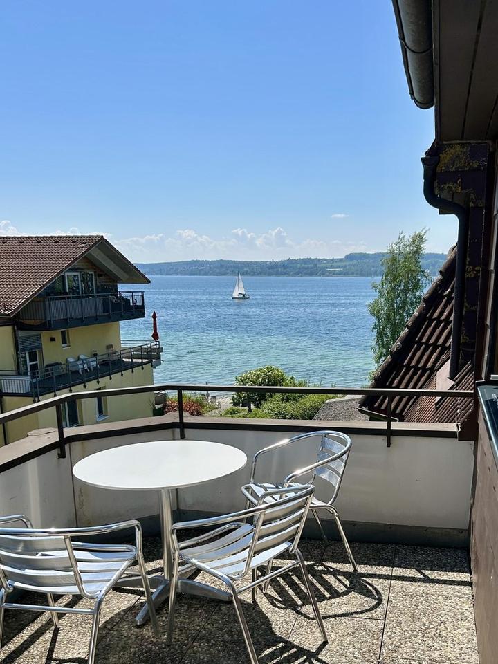 Thumbnail-Moderne 2-Zimmer-Wohnung mit Seeblick und Tiefgaragenstellplatz in Top-Lage von Überlingen