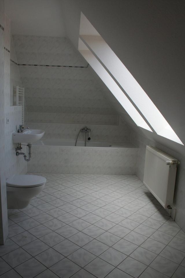 Thumbnail-Schöne helle 3-Raumwohnung im Dachgeschoss