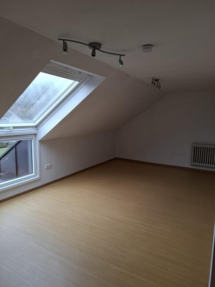 Thumbnail-3-Zimmer DG-Wohnung in Würzburg