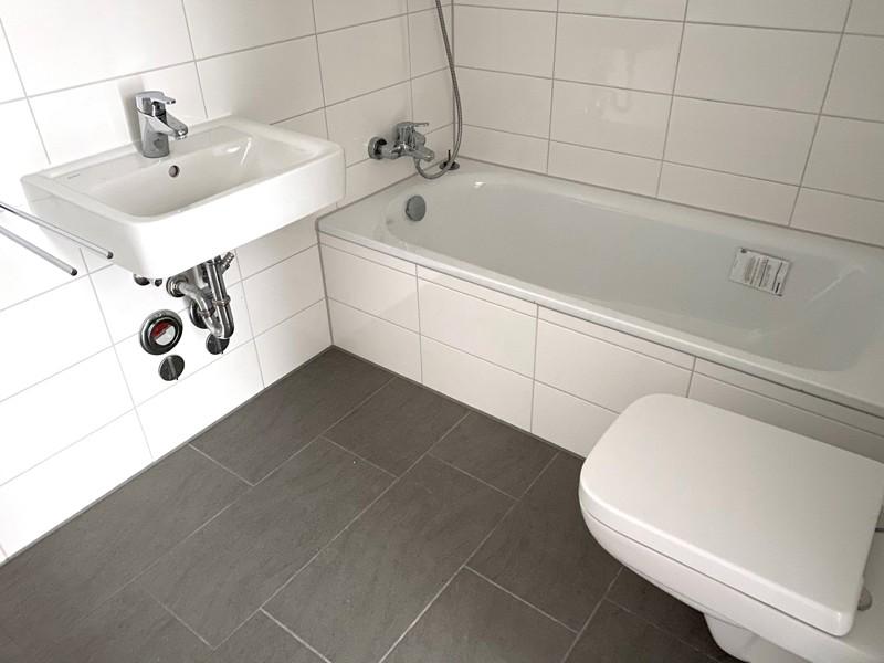 Thumbnail-2,5-Zimmer-Wohnung mit großem Wohnzimmer, direkt bezugsfertig