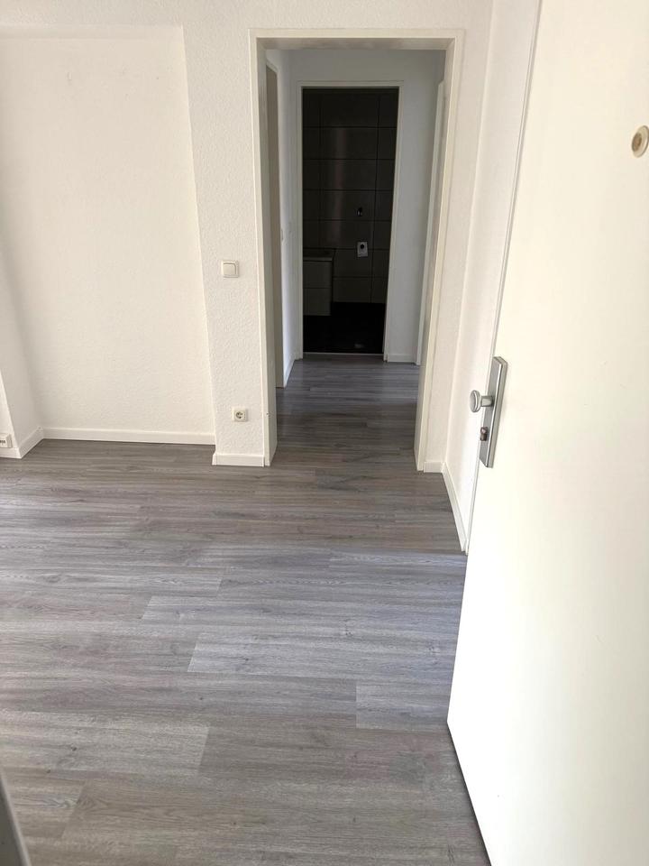 Thumbnail-Sehr schöne sanierte 3 Zimmer Wohnung mit Balkon in Duisburg zu vermieten