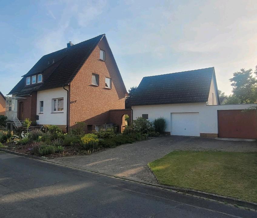 Thumbnail-Ein Zweifamilienhaus