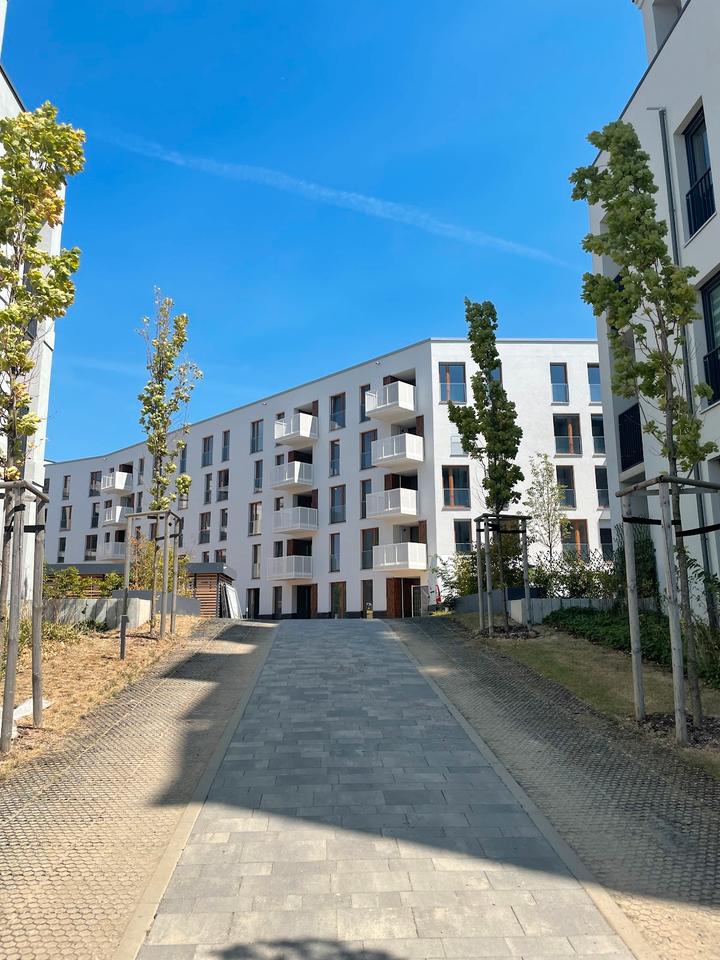 Thumbnail-4-Zimmer-Wohnung mit EBK, 2 Bädern und 2 Balkonen