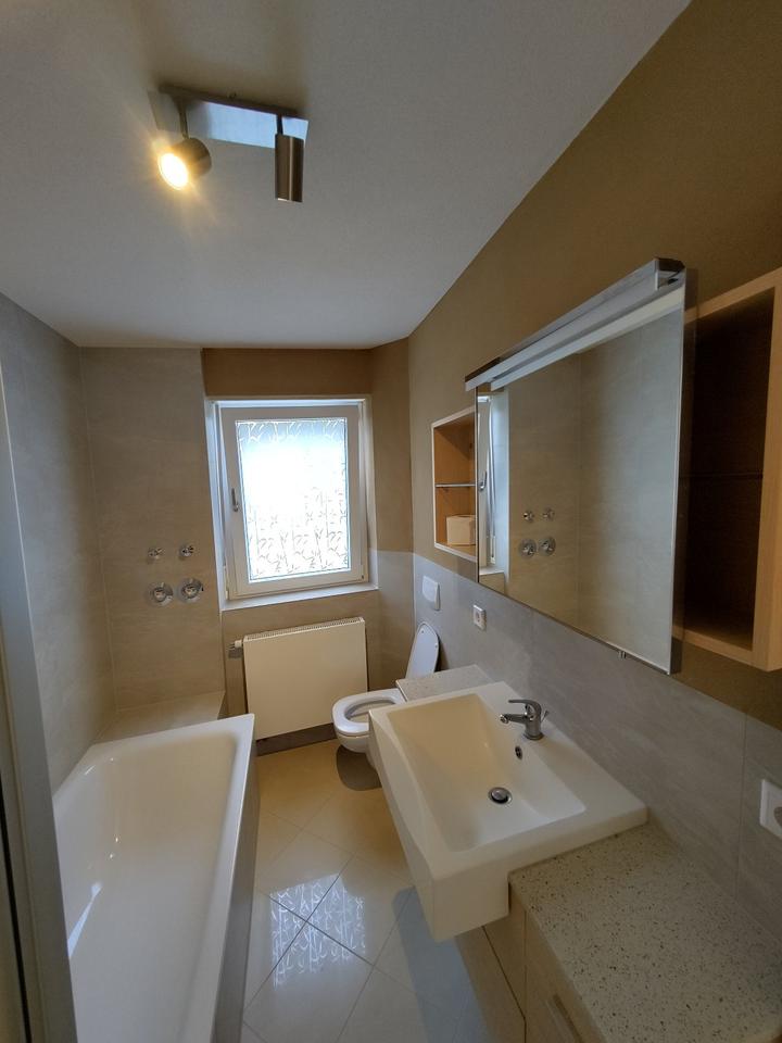 Thumbnail-4-Zimmer Hochparterre mit Balkon und Gartenanteil