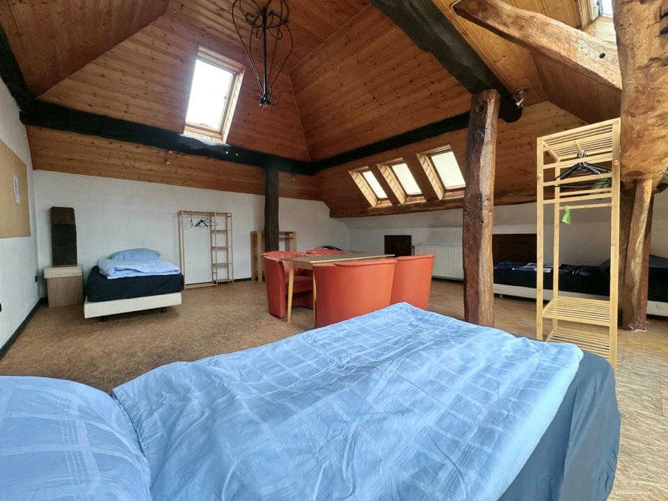 Thumbnail-Großzügige Wohnung mit 3 Schlafzimmern, Wohnzimmer, Küche und Bad – Obergeschoss