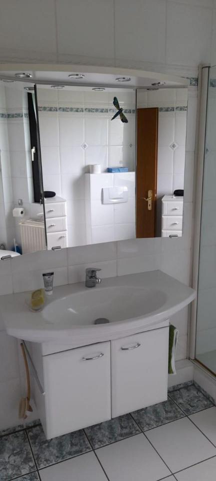 Thumbnail-Ein Zimmer WG in einer 3-Zimmer-Wohnung ist zu vermieten