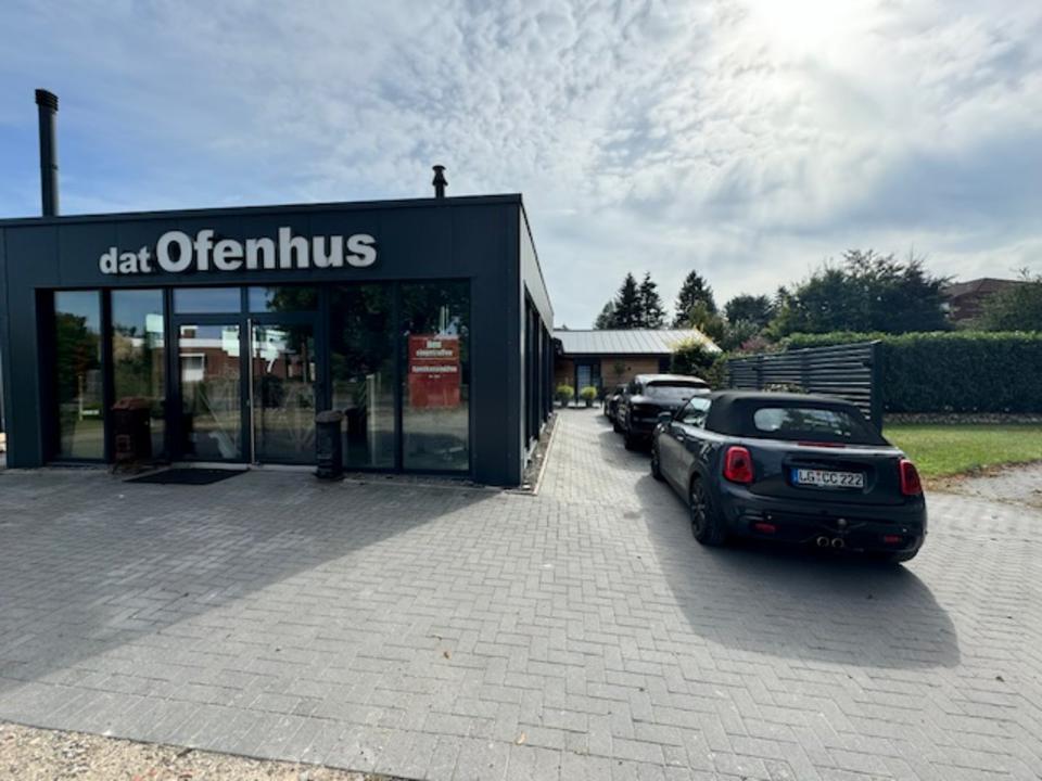 Thumbnail-Bungalow mit Gewerbeeinheit mit Potential und Flair