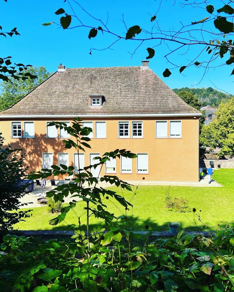 Thumbnail-Studenten WG Zimmer in einer Senioren WG