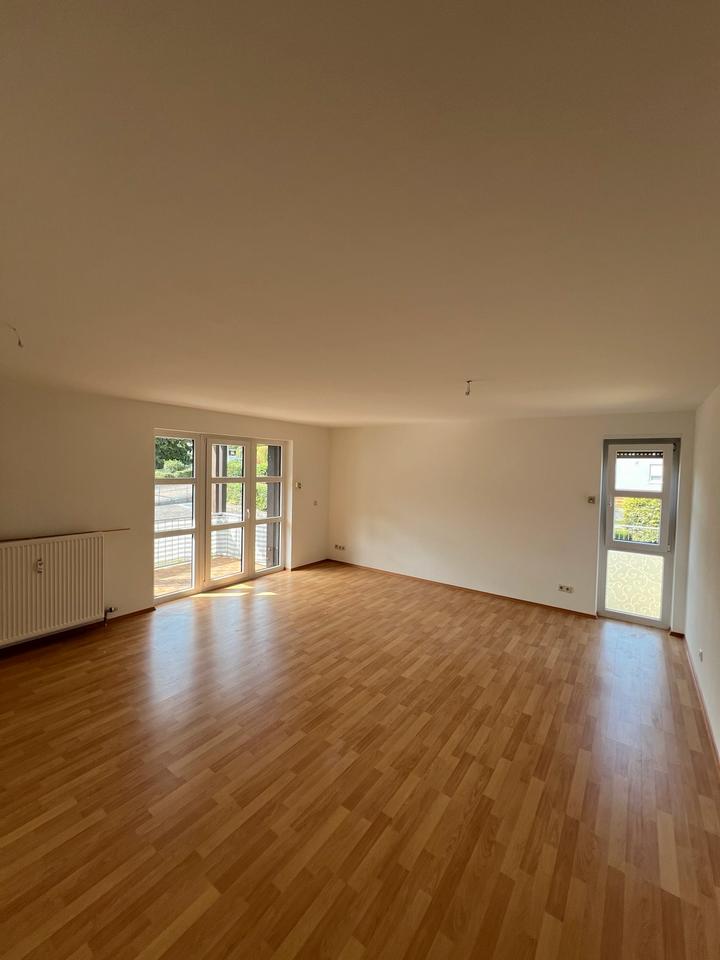 Thumbnail-2-ZKB inkl. großzügigem Flur sowie mit Balkon und Stellplatz