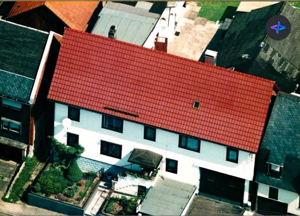 Thumbnail-Haus mit Hinterhof und großer Toreinfahrt