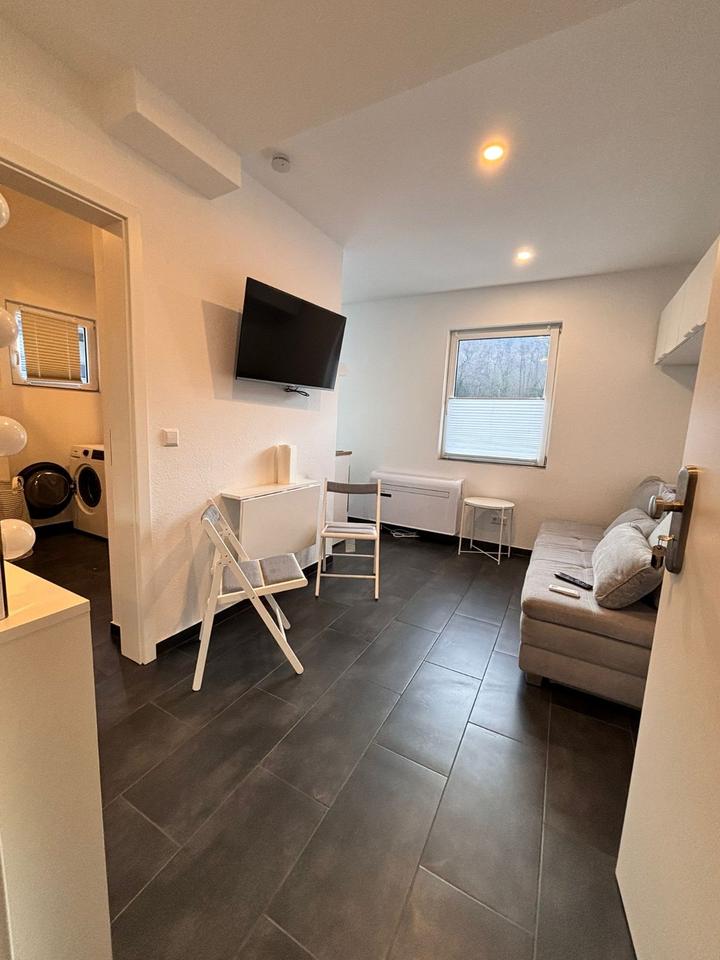 Thumbnail-Microapartment ► mit Küche Bad Möbel Klimaanlage Waschmaschine Trockner TV Internet Parkplatz | voll möblierte Wohnung, ideal für Studenten zum Wohnen auf Zeit oder für Handwerker als Monteurzimmer