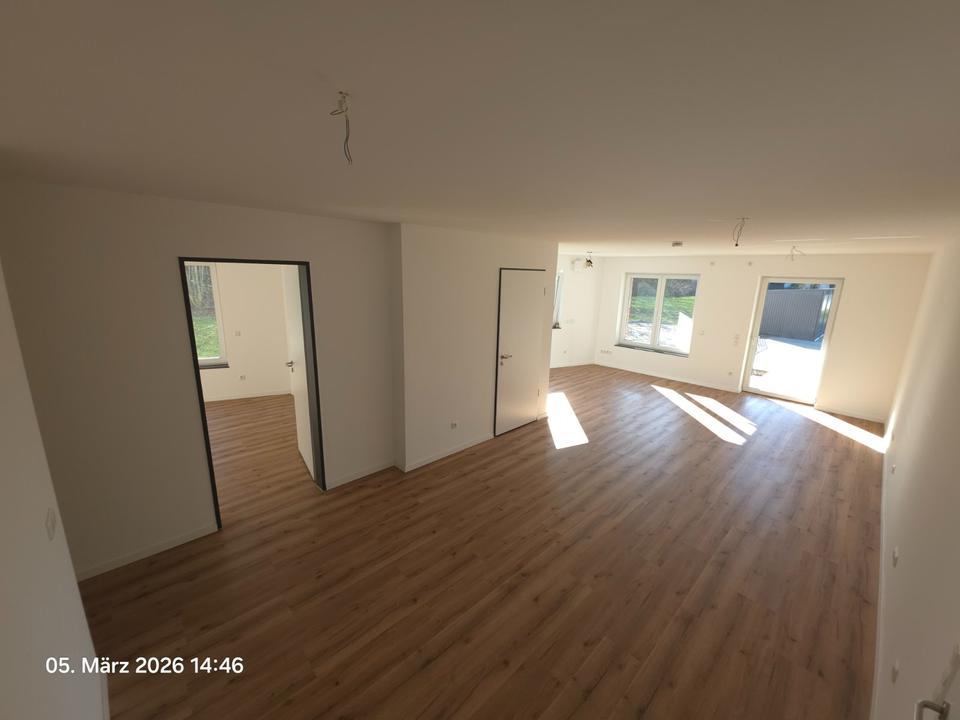 Thumbnail-Moderne Neubau Erdgeschosswohnung mit Garten