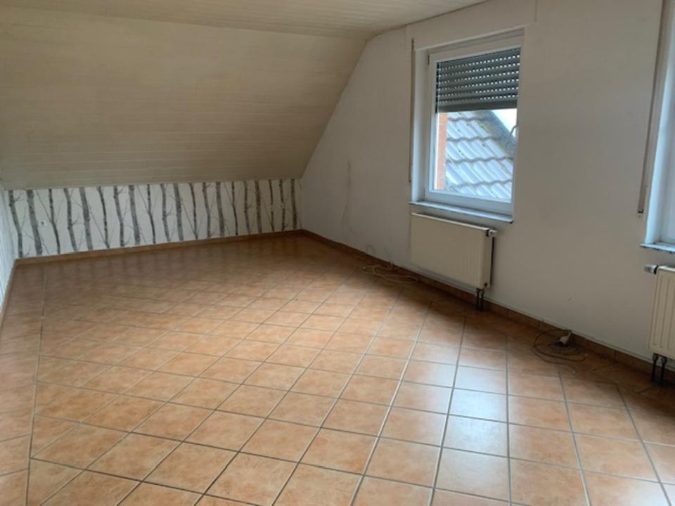 Thumbnail-schöne 4-Zimmer-DG-Wohnung in Kevelaer zu vermieten