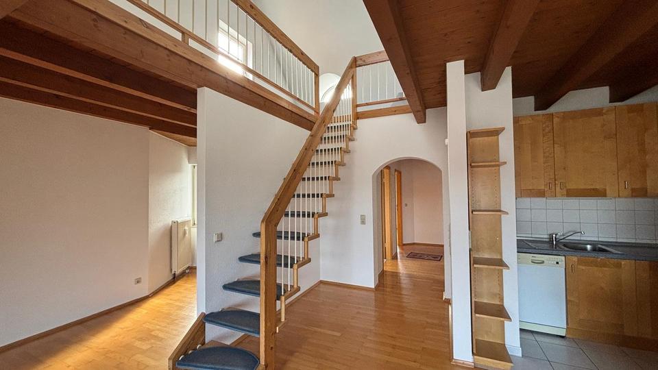 Thumbnail-Großzügige Maisonette Wohnung Balkon EBK 2x TG Stellplatz Keller