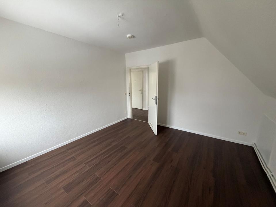 Thumbnail-Am Ziesberg 18, SZ-Bad | Licht, Ruhe, Zuhause – Charmante Dachgeschosswohnung mit Wohlfühlfaktor in Salzgitter-Bad