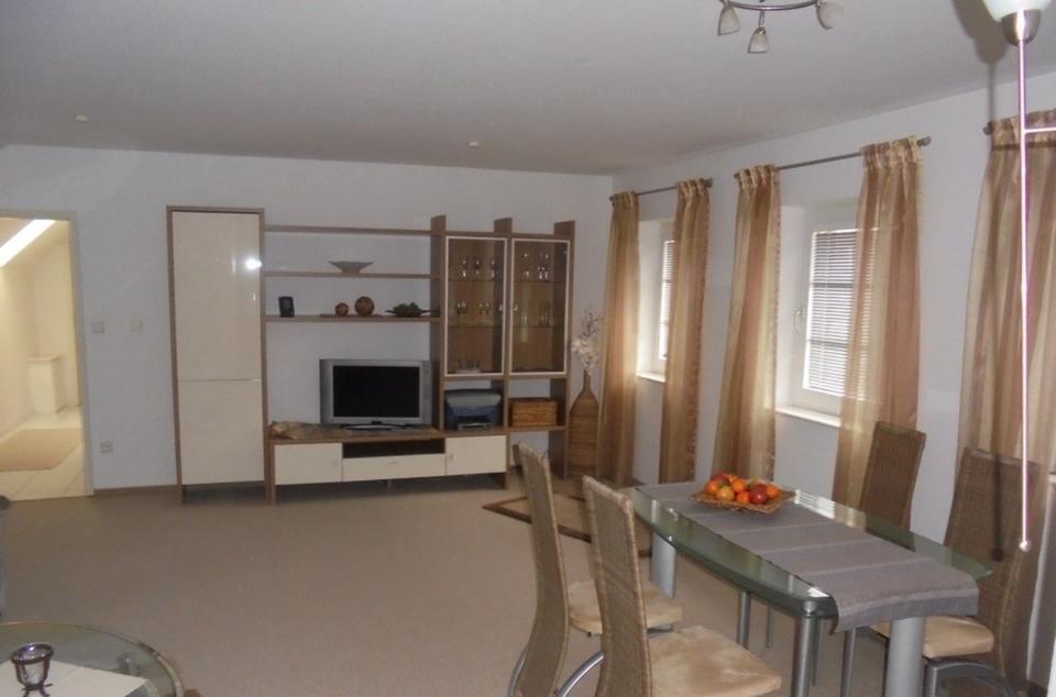 Thumbnail-Biete eine elegante möblierte Wohnung