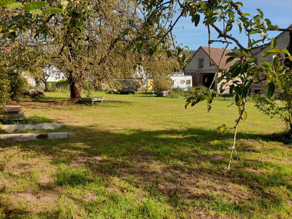 Thumbnail-Bauernhof, Scheune und großer Garten